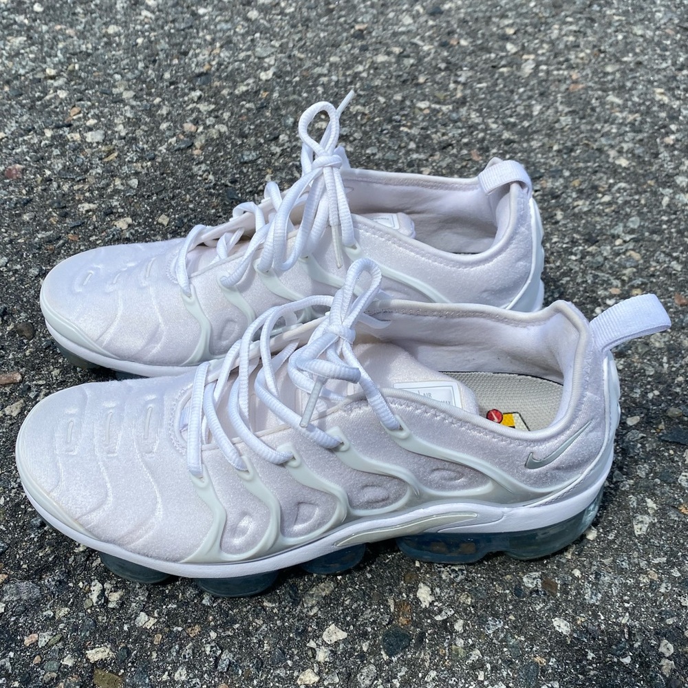 SOLD!! Men’s Nike Air VaporMax Plus, size 9